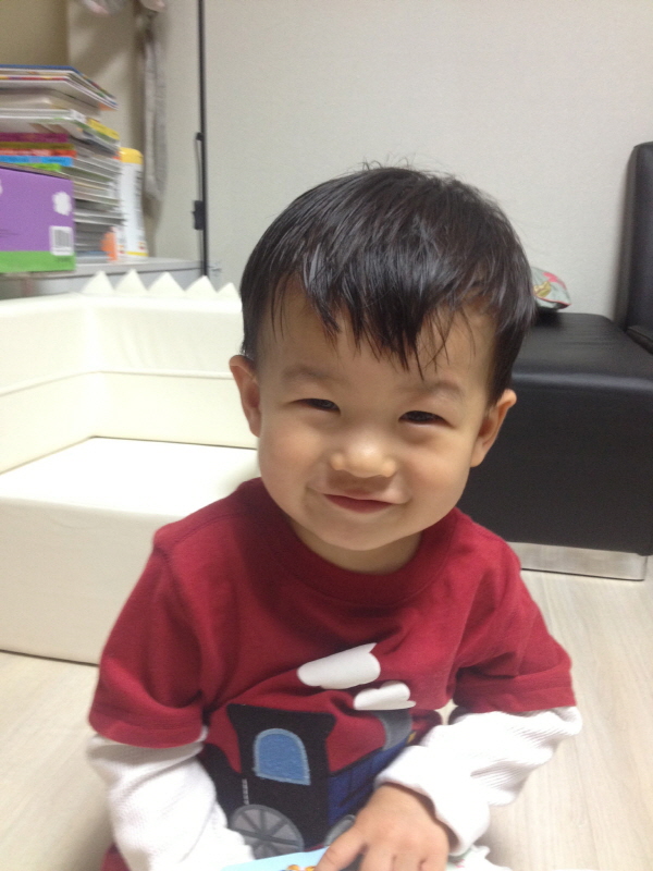 이제 카메라도 잘 쳐다보네. (Hit:4283)