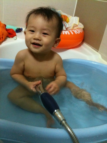 목욕중 (Hit:5947)