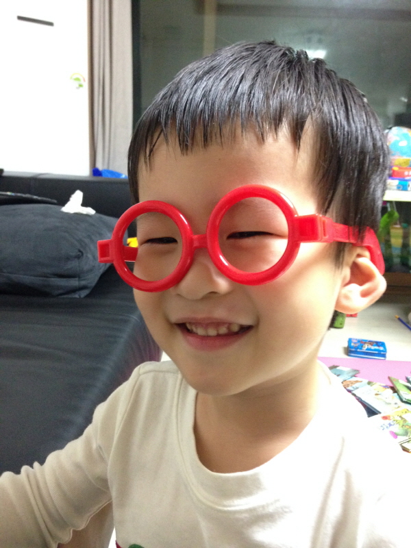 안경쓰고... (Hit:4243)